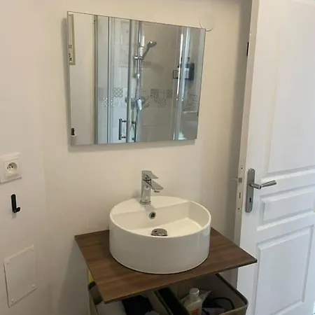 Les Halles D'isa Et Thomas Apartamento