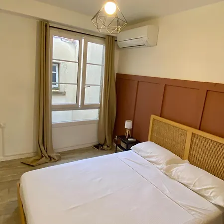 Les Halles D'isa Et Thomas Apartamento