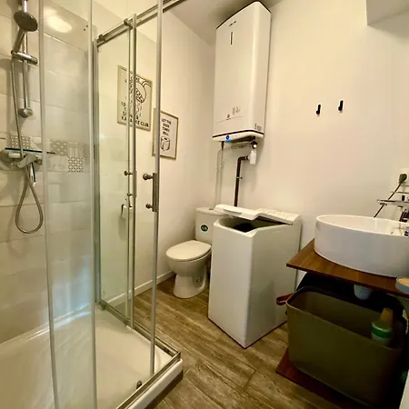 Les Halles D'isa Et Thomas Apartamento *